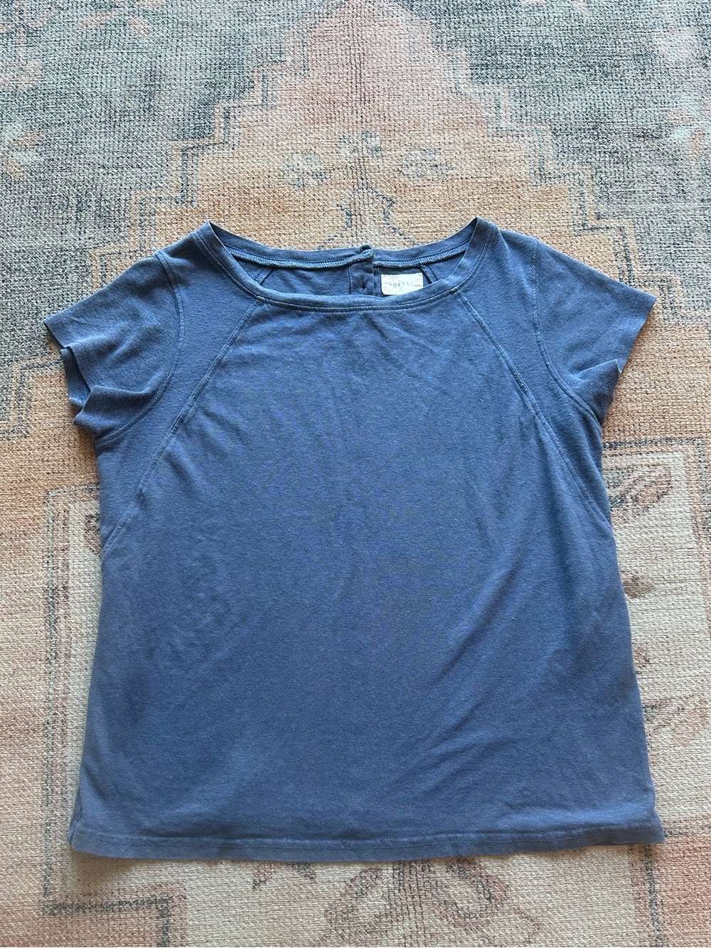 Poetry RAGLAN-SLEEVE TOP
Hemp & organic cotton
